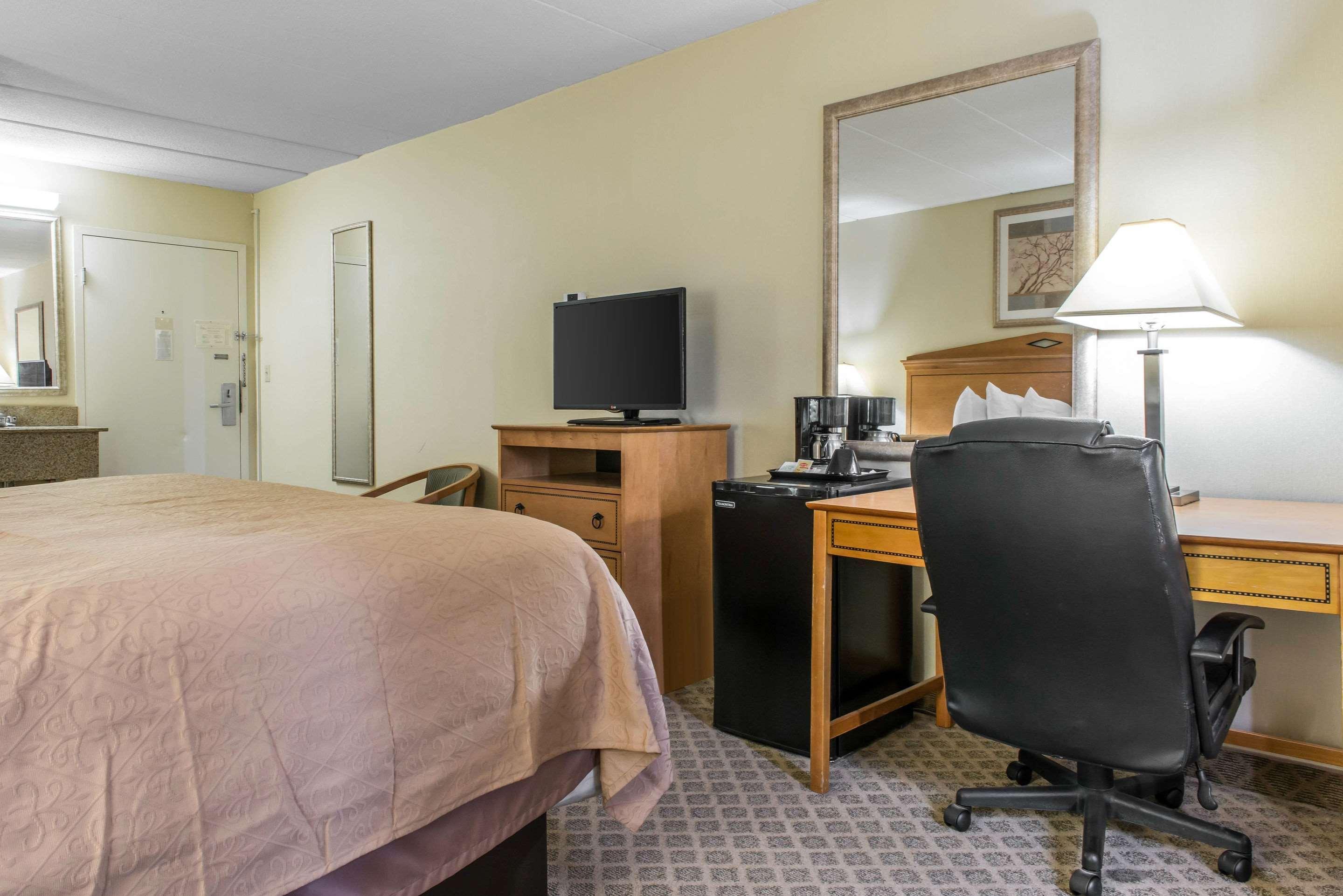 Quality Inn & Suites Fairview  Bagian luar foto