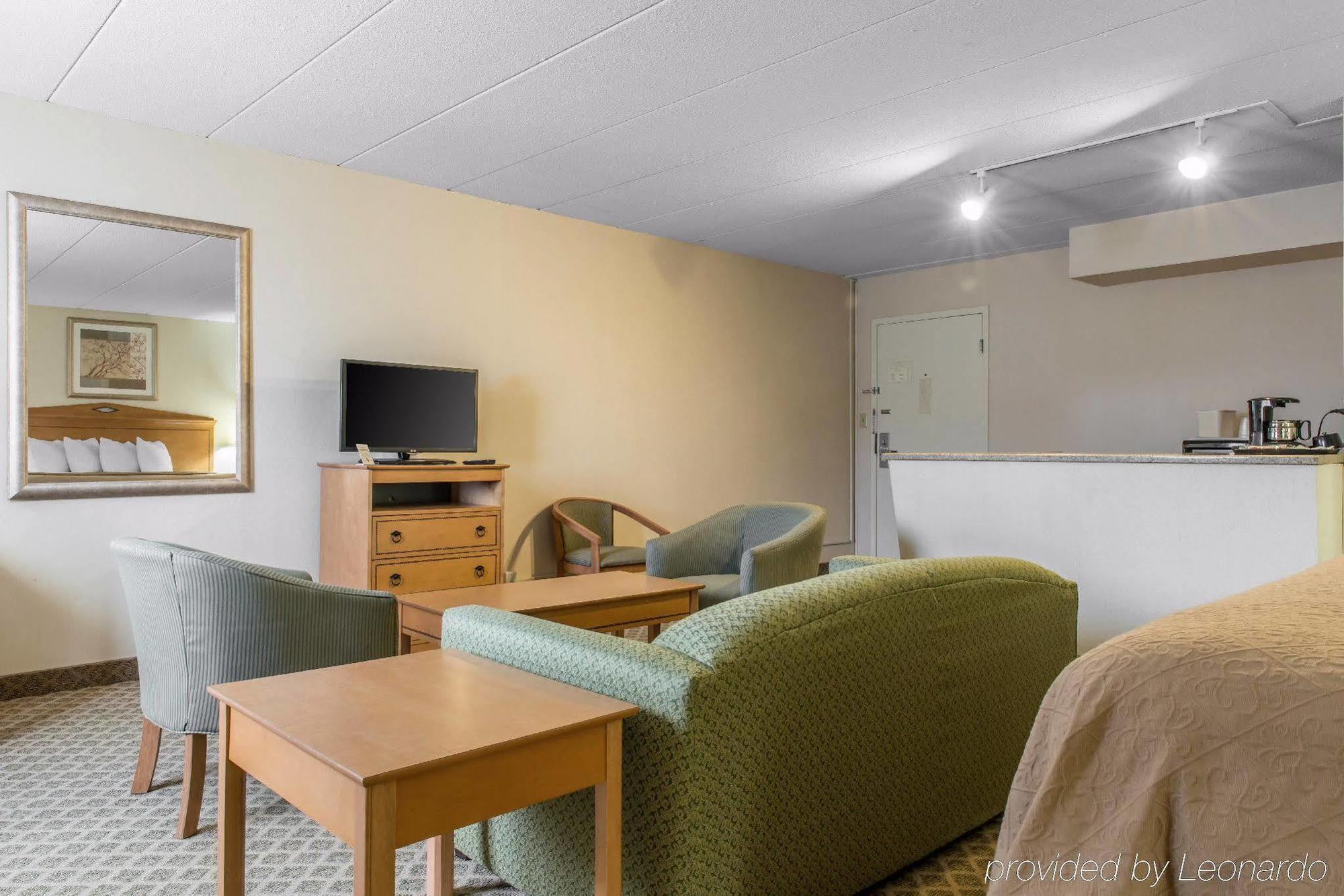 Quality Inn & Suites Fairview  Bagian luar foto